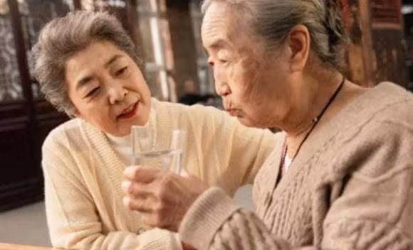 Nguoi duong huyet cao co 3 trieu chung sau bua an-Hinh-3