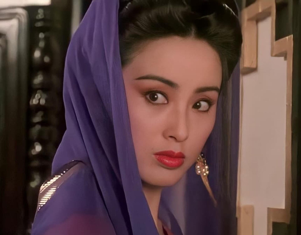 br/> Năm 1996, Trương Mẫn mạnh tay đầu tư mở trung tâm thẩm mỹ, tiệm thời trang, kinh doanh bất động sản tại nhiều thành phố lớn. Tuy nhiên, cô nhanh chóng thất bại vì không có nhiều kinh nghiệm, phải tuyên bố phá sản vì thua lỗ hàng chục triệu đô la Hong Kong. Không những vậy, Trương Mẫn còn bị bạn bè lợi dụng và lừa hàng trăm nghìn tệ. Không chùn bước, cô bắt đầu lại từ đầu và gặt hái được “trái ngọt”. Cô luôn nằm trong top doanh nhân tiêu biểu của Bắc Kinh.