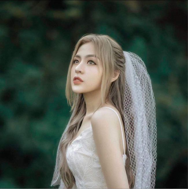 Trần Thanh Tâm cũng là "hot girl mạng" gây xôn xao khi đăng ký dự thi "Hoa hậu Thể thao Việt Nam".