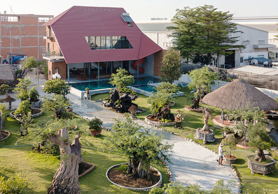 Biệt thự hiện đại 3 tầng có mái gấp độc đáo ở vùng ven Sài Gòn ảnh 2