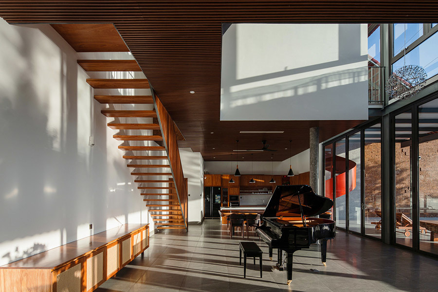 Biệt thự hiện đại 3 tầng có mái gấp độc đáo ở vùng ven Sài Gòn ảnh 9