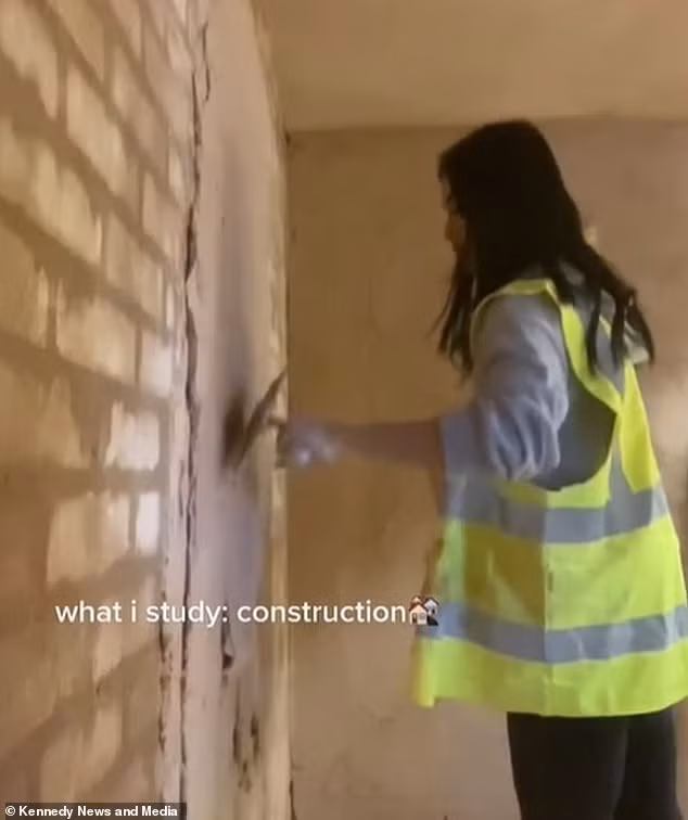 Nu sinh lam xay dung deo mong tay gia dai 2,5cm gay chu y-Hinh-11