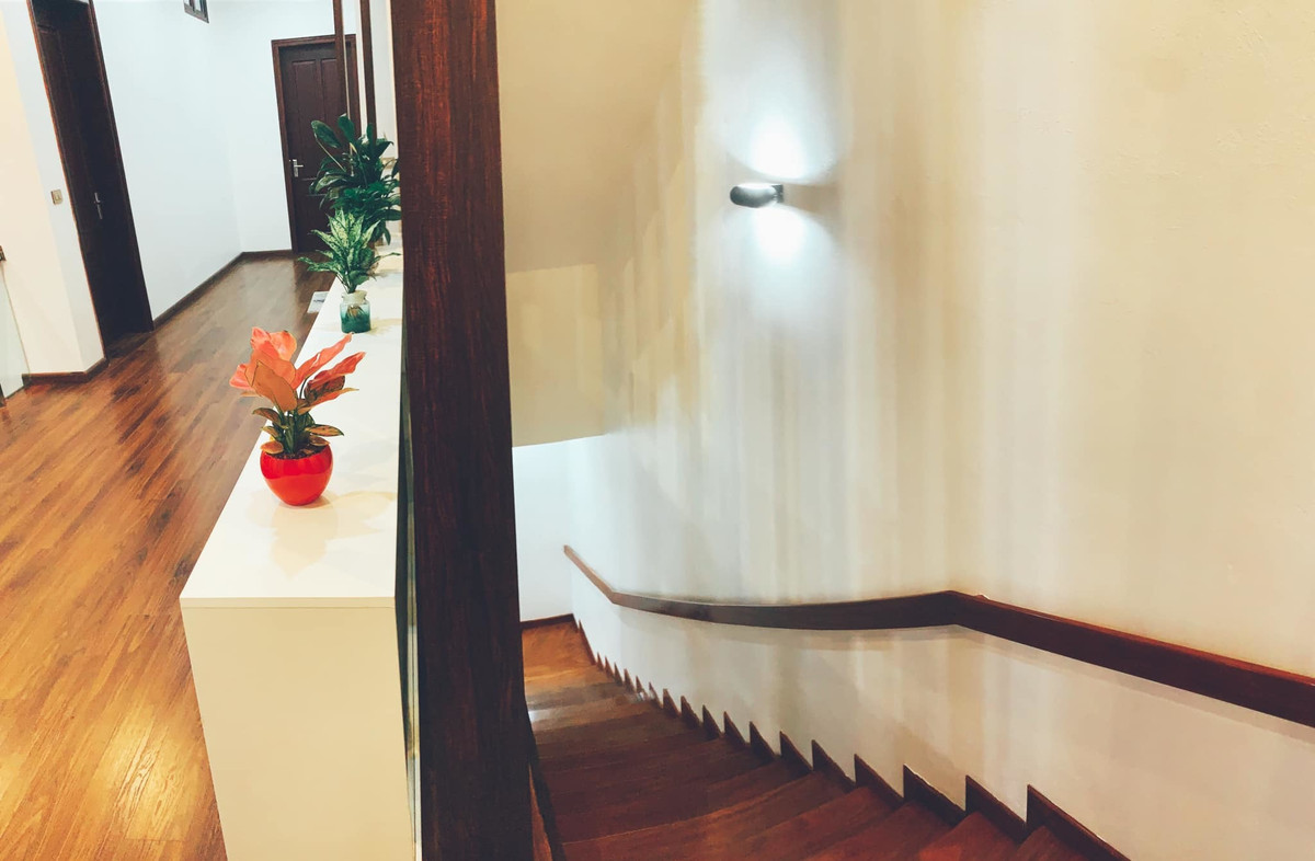 Vợ chồng trẻ tự thiết kế, thi công biệt thự kính đủ góc sống ảo ảnh 11