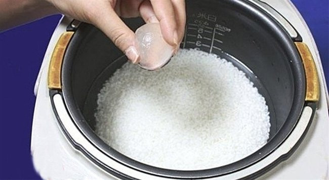 Nấu cơm thả thứ này vào khiến món cơm thơm dẻo giàu dinh dưỡng - Hình 2 Nau com tha thu nay vao khien mon com thom deo giau dinh duong-Hinh-2