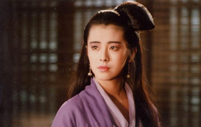 Vai diễn giúp tên tuổi Vương Tổ Hiền nổi danh khắp châu Á là Nhiếp Tiểu Thiện trong bộ phim "Thiến nữ u hồn" đóng cùng tài tử Trương Quốc Vinh năm 1987. Từ đó, cô liên tục nhận những vai diễn có hình tượng quyến rũ, ma mị như “Âm Dương Pháp Vương”, “Tiếu Ngạo Giang Hồ”, “Thanh Xà”, “Đông Tà Tây Độc”, “Thiên Địa Huyền Môn”, “Hồn Ma A Anh”, “Tiên trong Tranh”…