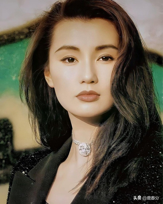 Gần 40 năm hoạt động trong nghề, Trương Mạn Ngọc sở hữu gia tài phim ảnh đồ sộ với hàng loạt tác phẩm gây tiếng vang như "Nguyễn Linh Ngọc", "Điềm Mật Mật", "Ba chị em họ Tống", "Tâm trạng khi yêu", "Đông Phương tam hiệp", "Đông Tà Tây Độc"...