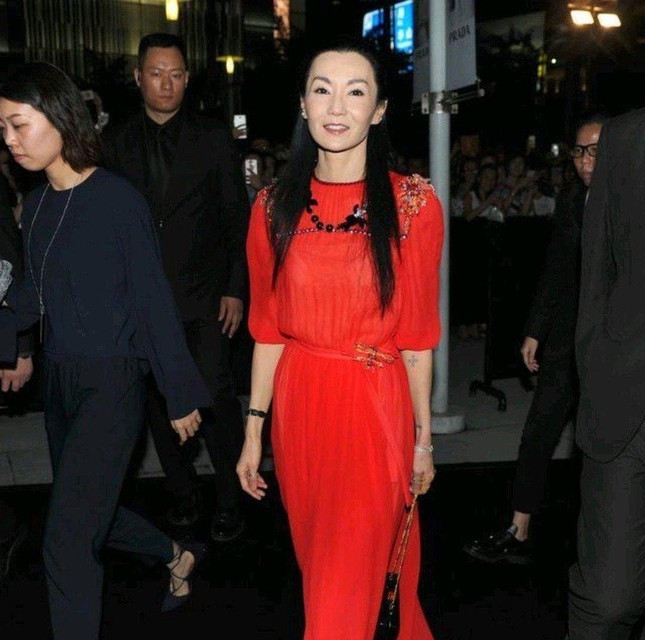 Hiện tại, ở tuổi 58, Trương Mạn Ngọc vẫn "lẻ bóng". Nhan sắc cũng đi xuống, không chỉ già đi, mà thân hình gầy gò đáng báo động. Ngoài ra, Trương Mạn Ngọc đã ngừng đóng phim từ lâu, chỉ thỉnh thoảng tham gia một số sự kiện giải trí công khai.