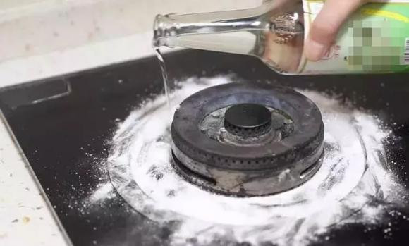 Con dau do giam len bep ga, me chong quan sat roi gat gu than phuc