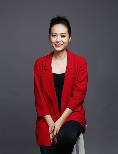 Hồng Ánh nổi lên như cồn từ bộ phim "Đời cát'. Sau đó, Hồng Ánh tiếp tục đoạt giải nữ diễn viên chính xuất sắc tại Liên hoan phim quốc tế Dubai... Sau này, nữ diễn viên thành lập một hãng phim và chuyển sang lĩnh vực đạo diễn, sản xuất phim.