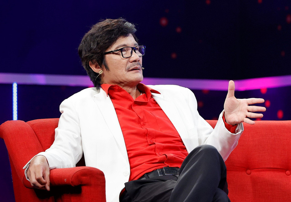 Và suốt chặng đường diễn xuất của mình, Công Ninh thường được khán giả nhớ đến với những vai diễn khắc khổ, chân chất, hiền lành trên màn ảnh nhỏ. Chặng đường làm nghệ thuật lâu dài, NSƯT Công Ninh luôn khiến khán giả tự hào khi luôn hết mình với sân khấu, nghiệp diễn và không bao giờ thích chuyện tạo scandal để nổi tiếng. Hiện tại Công Ninh đang là Chủ nhiệm khoa Đạo diễn của ĐH Sân khấu - Điện ảnh TP.HCM.