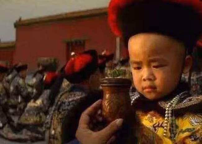 Quay ve Co Cung Pho Nghi lao toi ngai vang tim lai kho bau yeu quy-Hinh-2