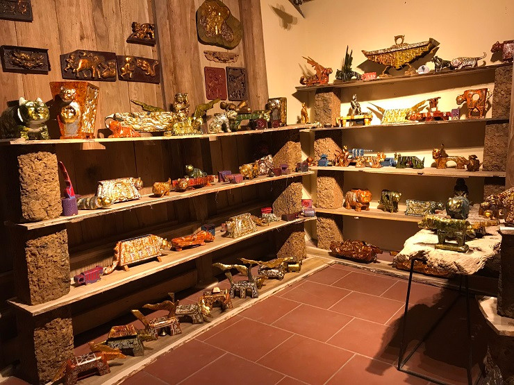 Toàn bộ 2022 tượng hổ độc bản này đang được trưng bày tại nhà riêng của anh Phát ở làng cổ Đường Lâm phục vụ khách thăm quan và mua sắm.