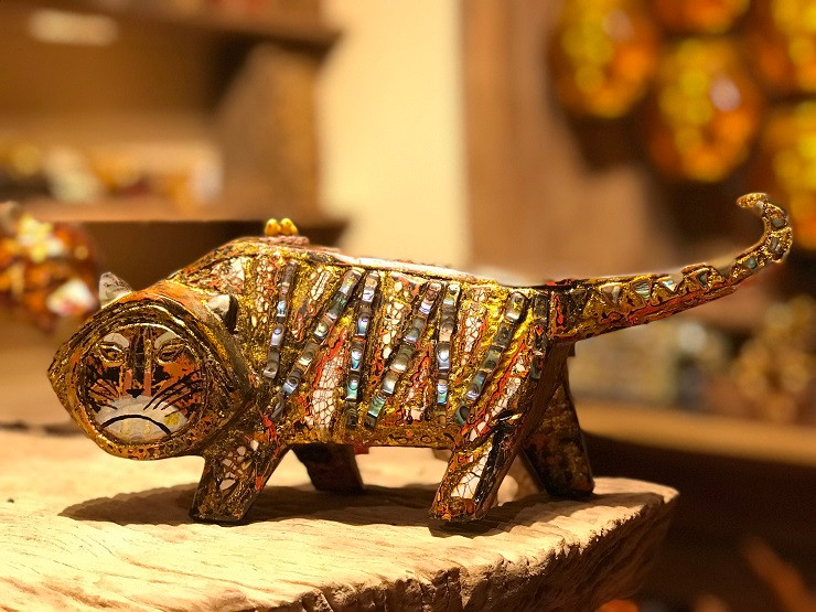 Có những bức tượng hổ nhìn như "tiểu hổ", vừa đáng yêu vừa ngộ nghĩnh và gần gũi với con người.