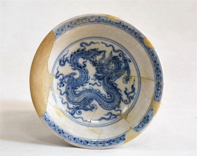 Những điều chưa biết về chiếc bát thấu quang hình rồng thời Lê sơ ảnh 1