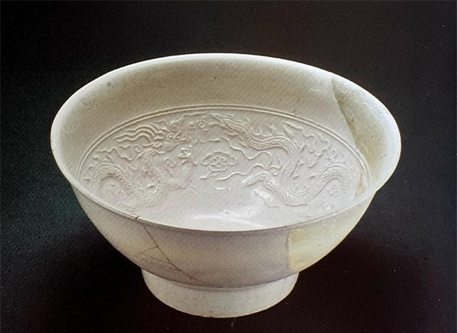Những điều chưa biết về chiếc bát thấu quang hình rồng thời Lê sơ ảnh 5