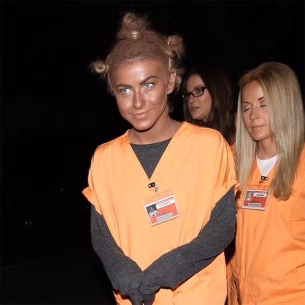 Nữ diễn viên Juliann Hough hóa trang thành một nhân vận Mỹ gốc Phi trong trang phục tù nhân khiến những người da đen nổi giận. Mặc dù sau đó Hough có giải thích cô không có ý định bất kính gì với người da đen nhưng rõ ràng trang phục Halloween của cô đã bị liệt vào dạng rất dễ xảy ra hiềm khích về chủng tộc. Cuối cùng ngôi sao Hollywood đã phải nói xin lỗi và rằng sẽ rút kinh nghiệm cho những năm sau.