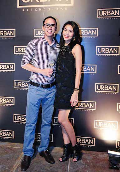 Hiện Hà Tăng và chồng đã mở 2 nhà hàng. Bên cạnh đó, cô cũng xây dựng một công ty tổ chức sự kiện cùng em chồng Phillip Nguyễn.