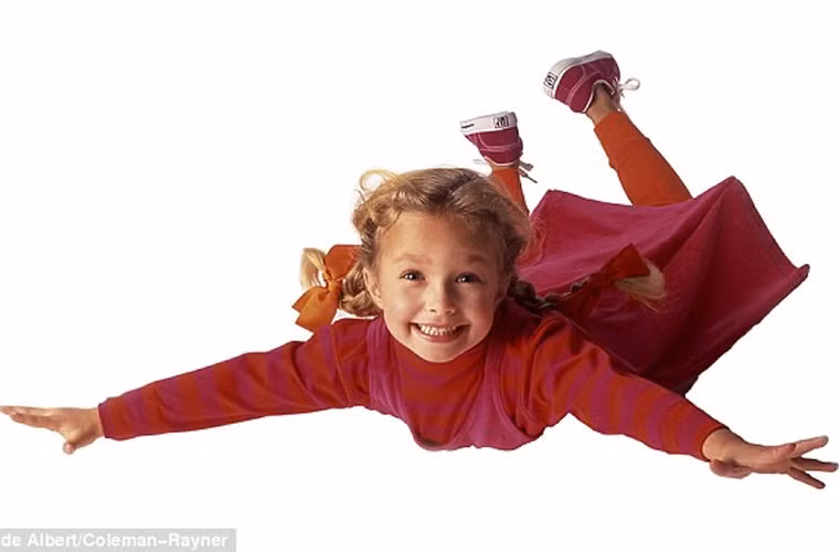 Hayden Panettiere làm mẫu từ năm 1993, lúc cô mới được 4 tuổi.