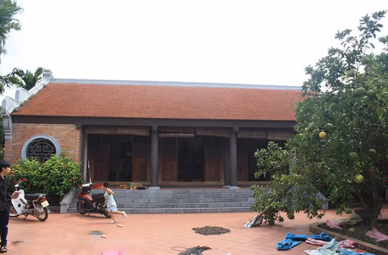 Bên cạnh căn nhà tại Hà Nội, Xuân Hinh còn có một căn nhà gỗ tại Bắc Ninh.