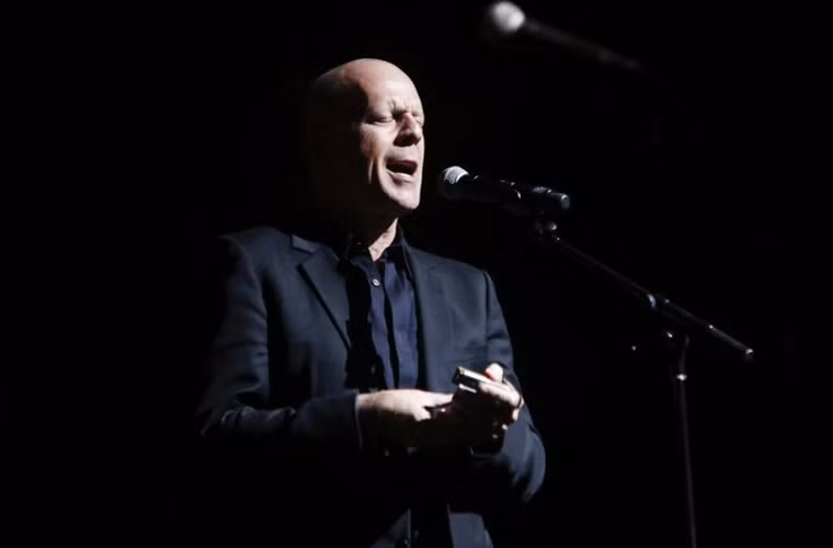 Nghiệp ca sĩ của Bruce Willis không thành công bằng nghiệp diễn của anh sau đó. Tuy nhiên, Bruce cũng ra được 2 album trong đó có một album mang tên "The Return of Bruno".