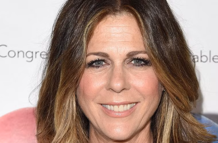 Nữ diễn viên Rita Wilson vợ của ngôi sao Hollywood lẫy lừng Tom Hanks đã được mời làm tổng biên tập website Huff/Post 40 của tờ Huffington Post. Công việc của Rita là định hướng nội dung và đường hướng của site.