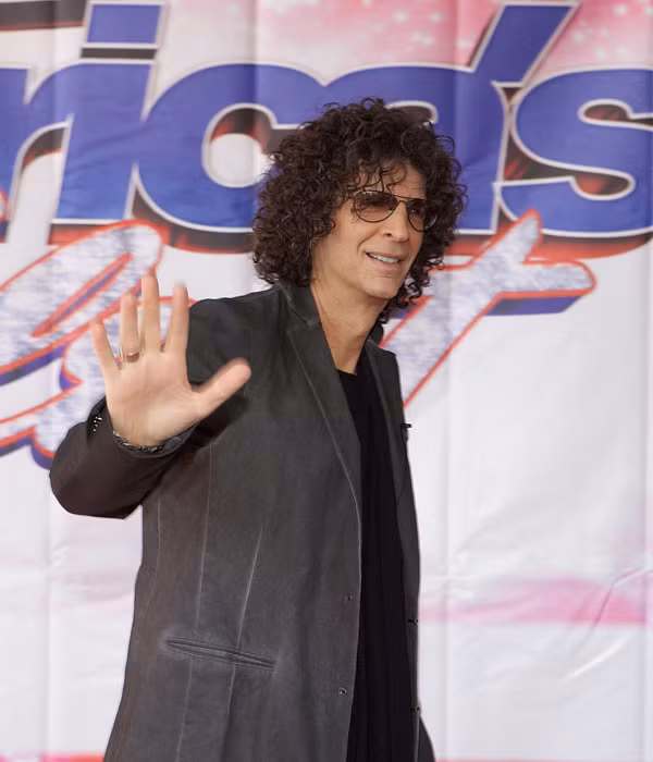 Lương của Howard Stern khi làm giám khảo America’s Got Talent khá ấn tượng với 15 triệu USD.