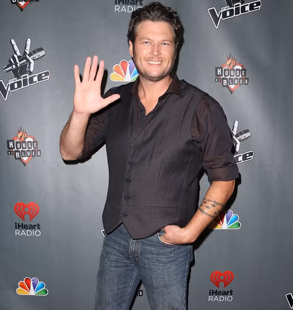 Ngôi sao nhạc đồng quê Blake Shelton cũng kiếm được 4 triệu USD nhờ làm huấn luyện viên trong chương trình The Voice.