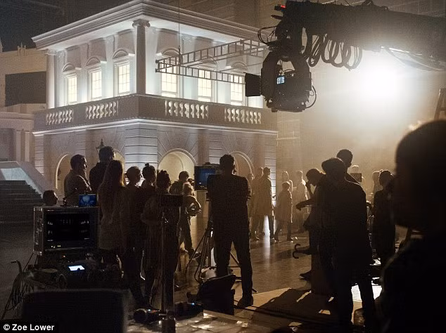 “Chúng tôi rất vui khi được cộng tác với Romeo. Con trai của Beck-Vic là một cậu bé rất duyên, phong cách và tràn đầy năng lượng” – Giám đốc sáng tạo Burberry, Christopher Bailey dành cho Romeo những lời có cánh.