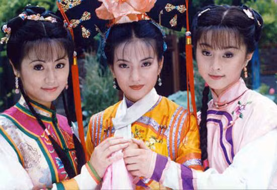 "Hoàn Châu cách cách" là bộ phim đã tạo nên danh tiếng cho những Triệu Vy, Lâm Tâm Như, Phạm Băng Băng... Những nàng "cách cách" trong phim đã chiếm được trái tim của bao khán giả.