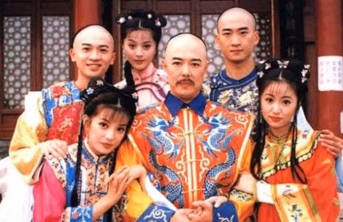 Để cứu vớt danh dự cho Triệu Vy, ông nói cô có gọi cho ông một lần sau khi bộ phim kết thúc nhưng thực sự là Triệu Vy chưa bao giờ gọi cho đạo diễn cũ.