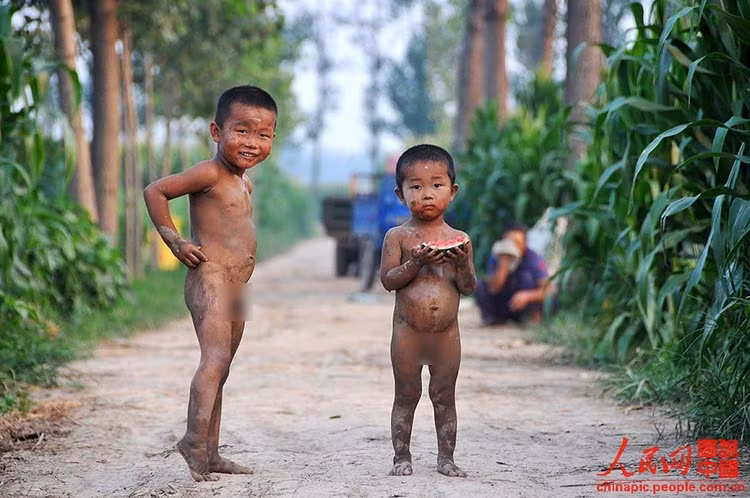 Ngại ngùng khi biết được chụp ảnh.