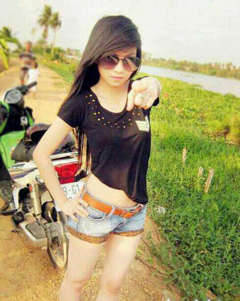 Thời trang thiếu vải nơi vùng quê.