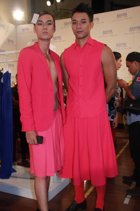 Vẻ đẹp nam tính và khỏe khoắn là điều không thể bắt gặp ở các mỹ nam khi mặc những mẫu thiết kế này.