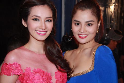 Chương trình thời trang tối qua còn có sự tham gia của Hoa hậu Trúc Diễm. Vũ Thu Phương góp mặt bằng bộ sưu tập mới.