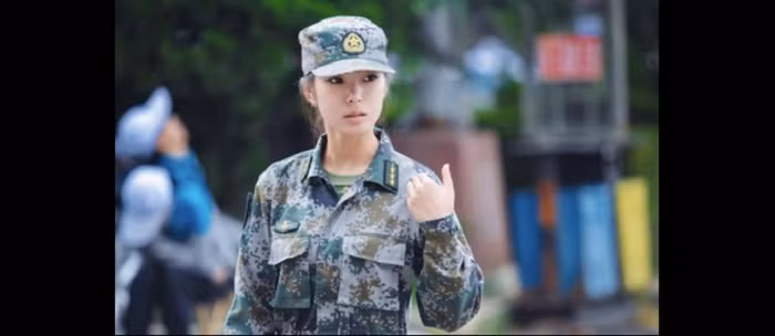 Khởi đầu năm học mới vào đầu tháng 9, tất cả học sinh trung học phổ thông và sinh viên năm thứ nhất Trung Quốc đều phải trải qua kỳ học quân sự cực kỳ gian khổ.