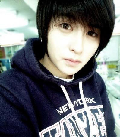 Cô nàng Hyun Bi Hyul (SN1986) là tomboy nổi tiếng trên mạng Hàn Quốc.