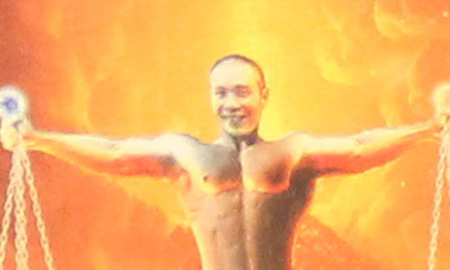 Hình ảnh diễn viên Công Lý được cắt ghép trên bài cuốn sách luật.