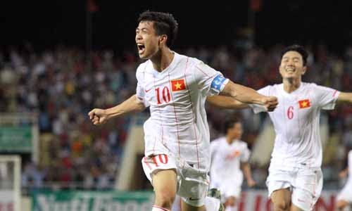 Tuổi Công Phượng: Đừng để tình yêu mù quáng lu mờ sự thật! Ảnh minh họa.