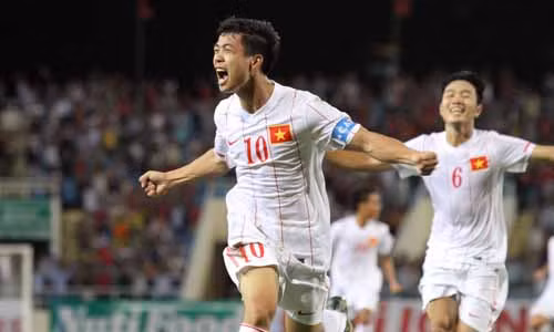 Tuổi Công Phượng: Đừng để tình yêu mù quáng lu mờ sự thật! Ảnh minh họa.