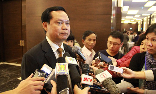 Tổng Thanh tra Chính phủ Huỳnh Phong Tranh trả lời báo chí bên lề Đối thoại phòng chống tham nhũng lần thứ 13. Ảnh:Công Khanh.