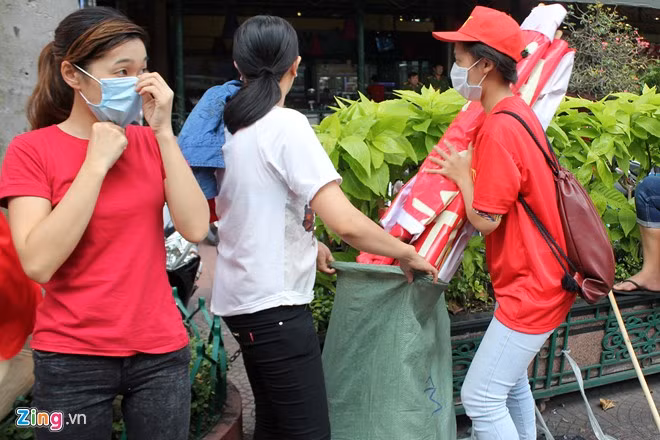 12h cùng ngày, các tiểu thương đã thu dọn băng rôn, biểu ngữ tiếp tục quay lại kinh doanh bình thường. Trước đó, đại diện Trung tâm thương mại An Đông Plaza nêu quan điểm, mức giá cho thuê đơn vị này đưa ra được dựa trên nguyên tắc giá thị trường đã tính đến tình hình kinh doanh của tiểu thương, trung tâm cũng như các yếu tố lạm phát, trượt giá.