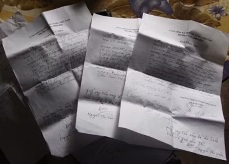 Giấy vay nợ hàng tỷ đồng của vợ chồng Trung - Liên.