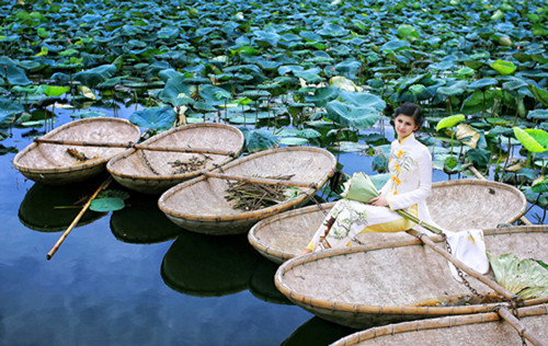 Edyta nói tiếng Việt khá tốt và mong ước về sau sẽ dạy tiếng Việt cho chồng và con.