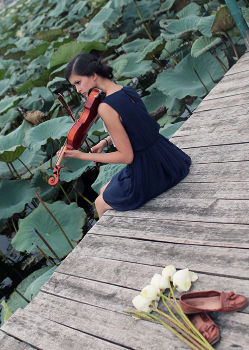 Tuy sống tại nước ngoài nhưng hàng ngày Edyta được bố và mỗi lần bà nội sang thăm dậy tiếng và văn hóa Việt.