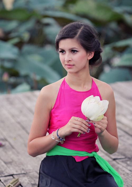 Cô đang là học sinh lớp 11 trường Raszynska (Ba Lan).