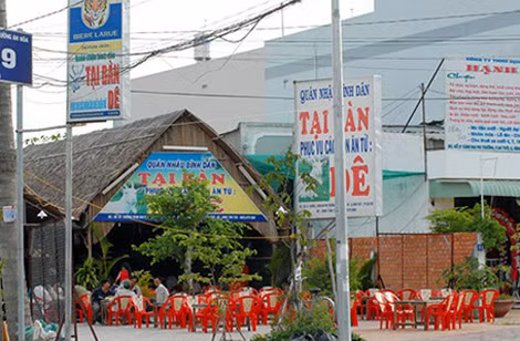 Quán nhậu Tại bàn dê (Dê tại bàn) trên đường Võ Văn Kiệt.