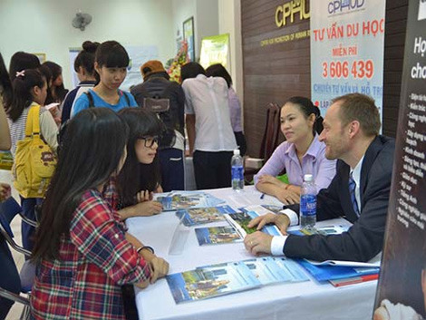 Tư vấn du học cho các học sinh và học viên tham khảo Đề án đào tạo nguồn nhân lực trong và ngoài nước của TP.Đà Nẵng.