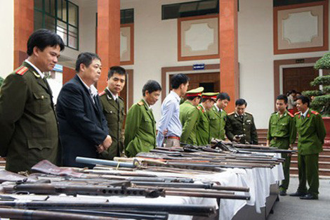 Súng đạn mà Công an Hải Phòng thu giữ của các băng nhóm tội phạm. (Ảnh minh họa)