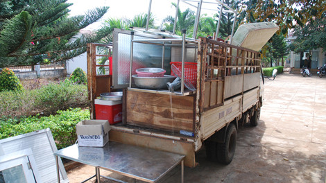 Chủ nợ tranh thủ tới... tranh giành tài sản.