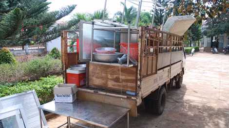 Chủ nợ tranh thủ tới... tranh giành tài sản.